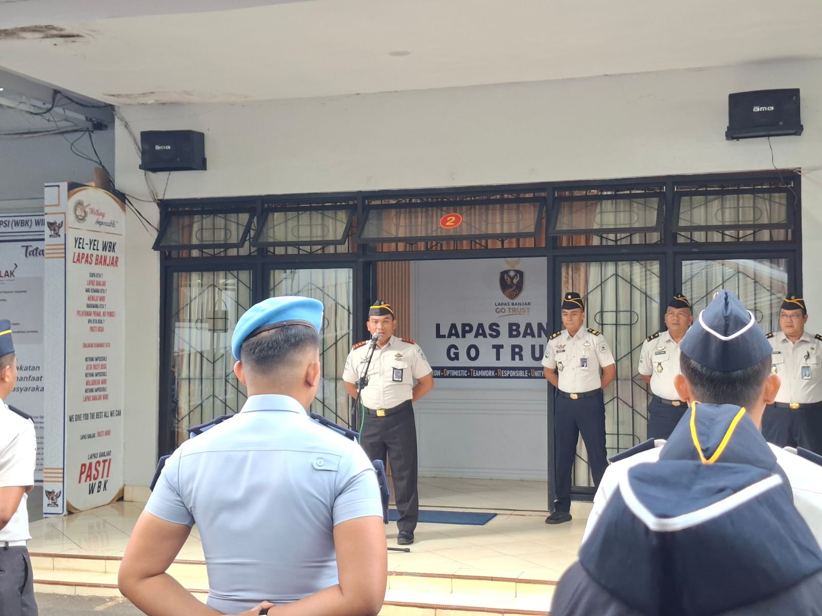 Apel Pagi Lapas Banjar, Kalapas Tekankan Integritas, Disiplin, dan Kesiapan Jajaran